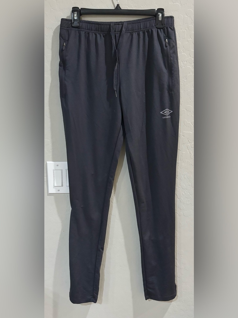 Umbro Men's Charcoal Track Pants SZ S Soccer Training Joggers Zipper Ankles READ